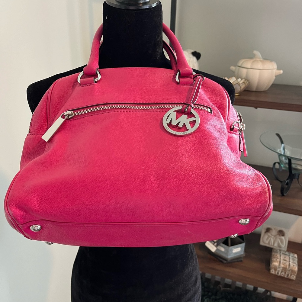 Michael Kors hot pink purse! Very cute! Silver Hardware - shoulder strap incl